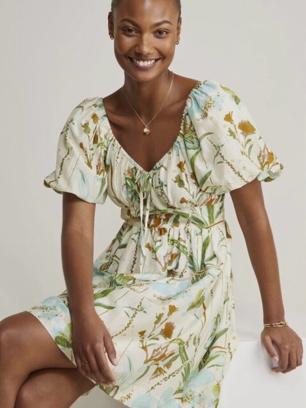 Vineyard Vines Super flattering, Floral Dress M